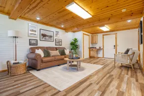 The Giraffe Suite at Barkheimer Barns - Image 3