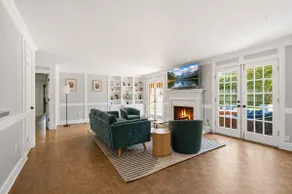 Near DWN TWN Home | Sleeps 10 | King Bed and Pool - Image 3