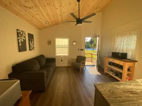 The cozy Hummingbird Cabin - Image 2