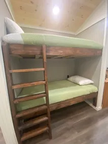 The cozy Hummingbird Cabin - Image 5
