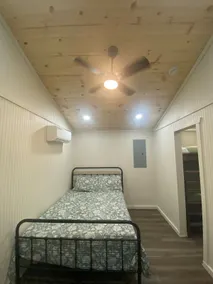 The cozy Hummingbird Cabin - Image 3