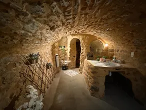 La Grotte Provençale - vaulted cellar and wine tasting - Image 5