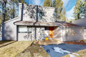 Sunriver Condo with Private Hot Tub WiFi - Image 5