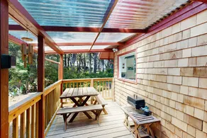 Quaint 1BR Dog Friendly | Deck | Firepit - Image 3