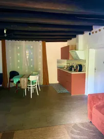 Studio on the ground floor. - Image 2