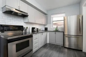 Compact & Stylish Stay - Image 3