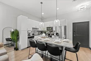 Luxury 1 BR King bed | Pool+Gym+Parking+Game Room - Image 4