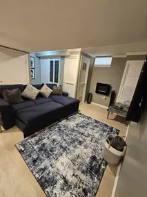 Private 2-bedroom unit mins from Airport & NYC - Image 5