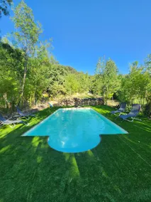 House in a peaceful setting - Image 2