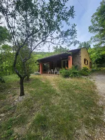 House in a peaceful setting - Image 1