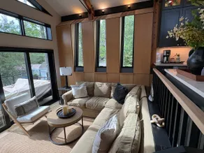 Modern Luxury on the Lake - Image 4