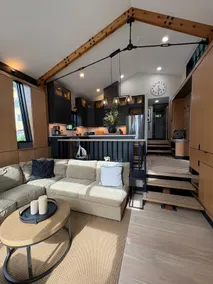 Modern Luxury on the Lake - Image 2