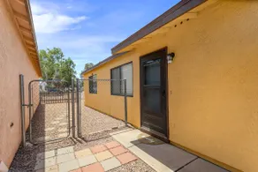 Sunset House - Image 4