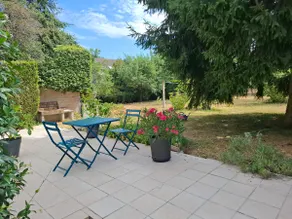 Townhouse with walled garden - Image 4