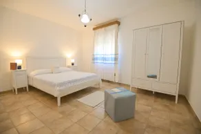 Vacation home with terrace - Image 4