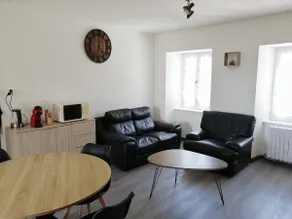 Cozy two-bedroom apartment with large balcony - Image 3