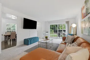 NEW* Spacious Townhome near DT Auburn Hills - Image 2