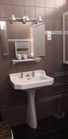 Small house - Image 4
