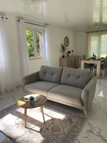 Charming renovated house with garden - Image 2