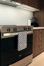 Luxurious Cozy Studio in West Peterborough - Image 3