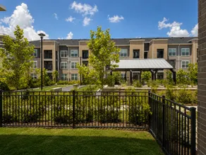 Relax in Katy Family & Pet Friendly Apartment - Image 5