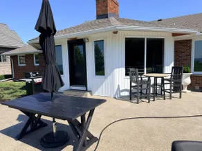 Lake Erie Clifftop Bungalow - Image 5
