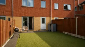 Spacious 5 Bedroom Home Hosted By MCR Dens - Image 5