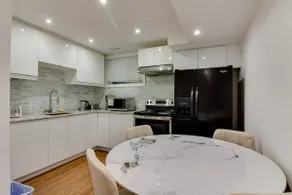 Basement unit near Toronto downtown - Image 3