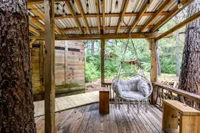 Romantic Getaway, King Bed, Nature! - Image 4