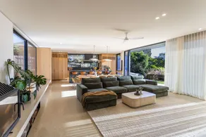 Solace - Luxury Retreat - Image 2