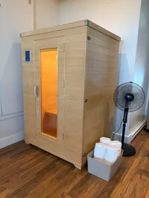 Modern Guest Suite with Gym & Sauna - Image 4