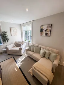 Bright 2-Bed Garden Flat, Central Guildford - Image 2