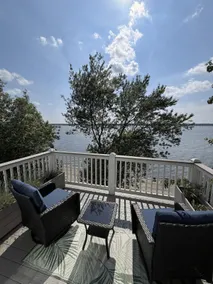 Charming Oceanfront Beach House in East Providence - Image 2