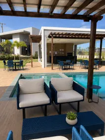 2-bedroom apartment, en-suite bathroom, and swimming pool · 5 min from hospitals - Image 4