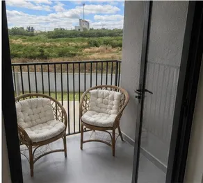 2-bedroom apartment, en-suite bathroom, and swimming pool · 5 min from hospitals - Image 3