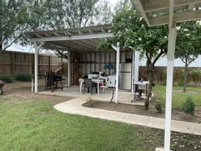 Cozy ranch house in the City of Alton Texas - Image 4