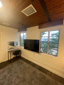 Hotel Style Lakeview Cottage • 3BR • Heated Pool - Image 4