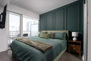 Luxury 3BR 2BA with 2 King Beds Sleeps 8 on Yonge - Image 2