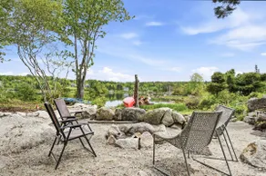 Coastal Getaway for 6 with Private Ocean Trail - Image 2