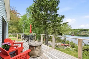Coastal Getaway for 6 with Private Ocean Trail - Image 5