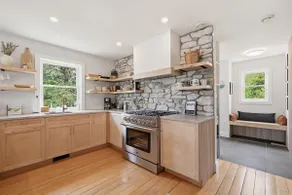 Coastal Getaway for 6 with Private Ocean Trail - Image 4