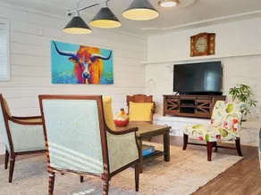 The Fig House | Near Shasta and Downtown - Image 2