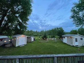 Large cottage near Lake Simcoe with pool table - Image 2