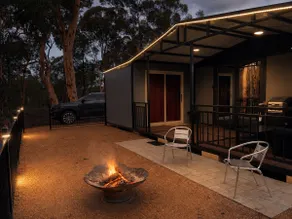 Vineyard Views & Firepit Luxury Cabin near Perth - Image 5
