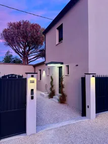 New, trendy villa 10 min from Avignon - Image 3