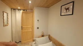 ”La Petite 38” A jewel in its setting - Image 5