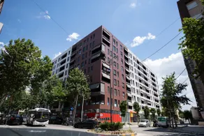 Cozy Apartment Near Airport & Center - Image 5
