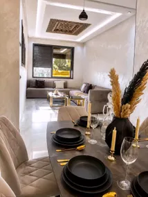 Chic, Modern & Bright Apartment - Image 3