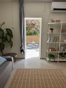 Private Garden Cottage Near Beach. Pets welcome! - Image 5