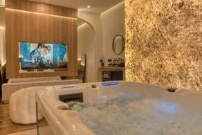 Prestige Suite • Exceptional Private Hot Tub - Image 3